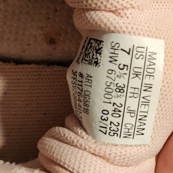 Adidas women's blush suede sneaker Note: small spot - Picture 6 of 8